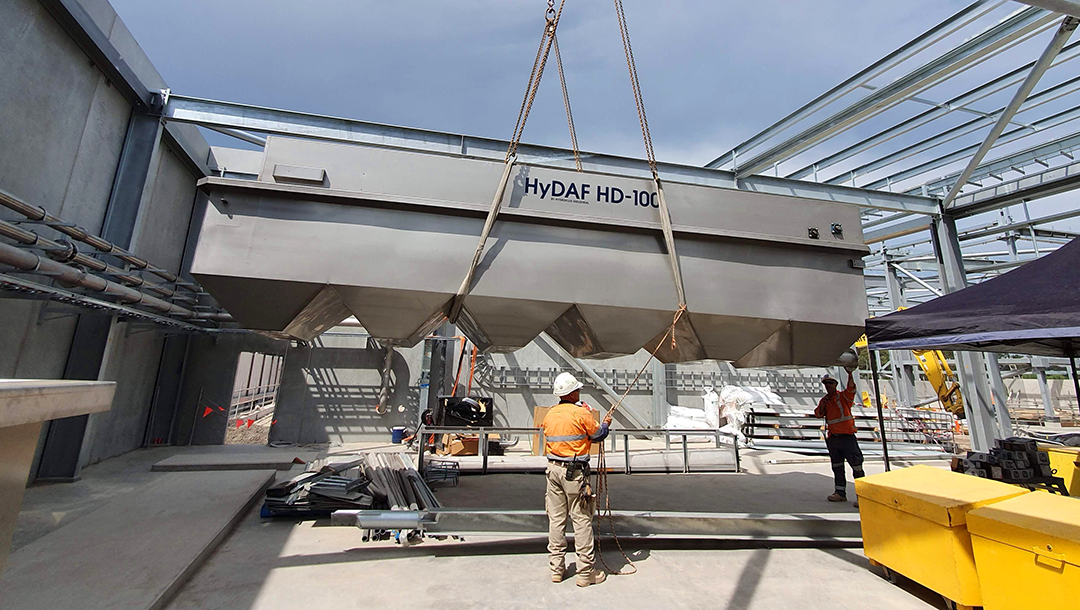 Hydroflux HyDAF - The standard HD model is designed with integrated hoppers